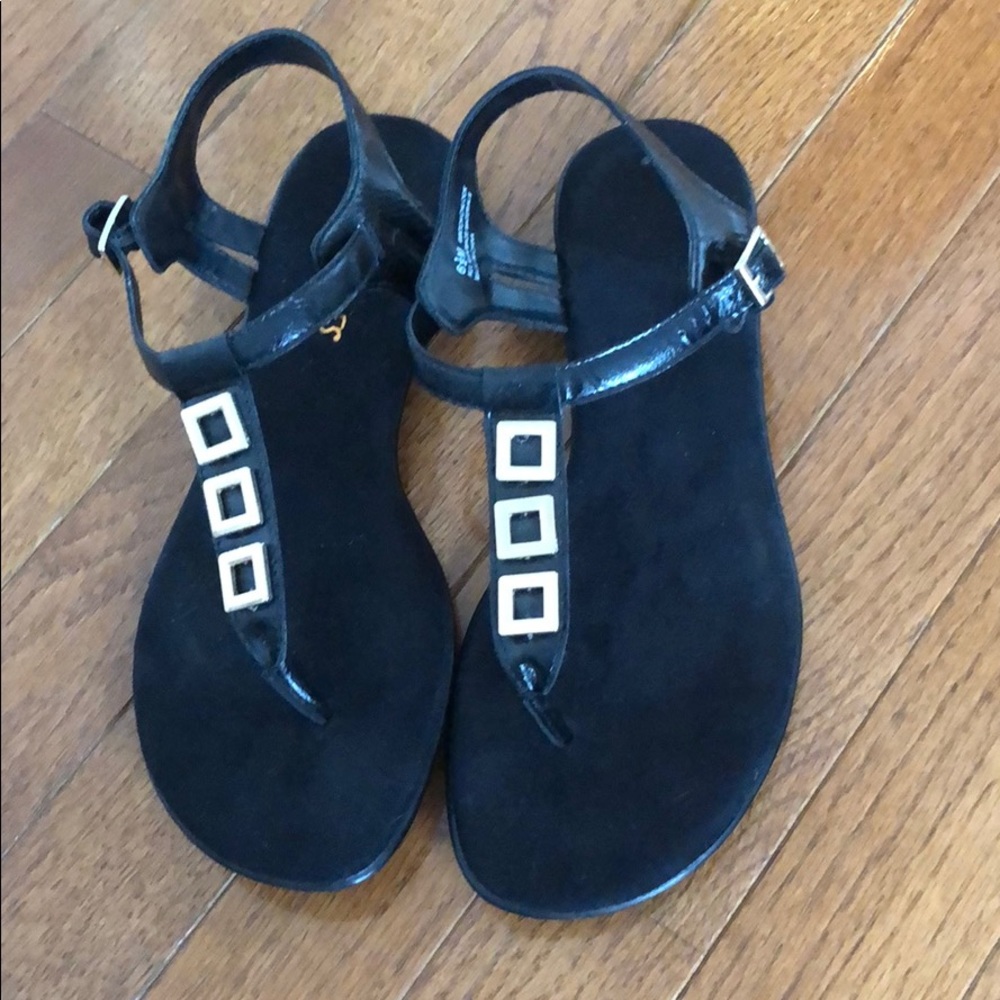Wore them twice. Im a size 7 regularly.